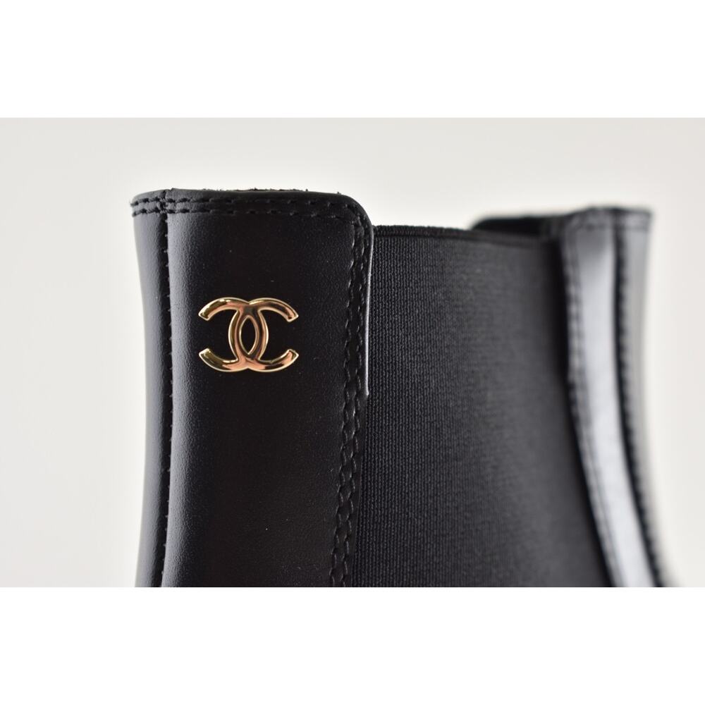 Chanel 24B Black Calfskin Leather CC Logo Pull On Chelsea Ankle Platform Boot 39 - Picture 6 of 16